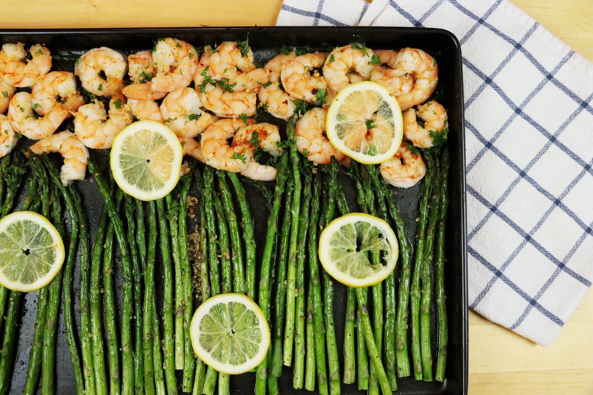 Healthy One-Pan Lemon Garlic Shrimp & Asparagus