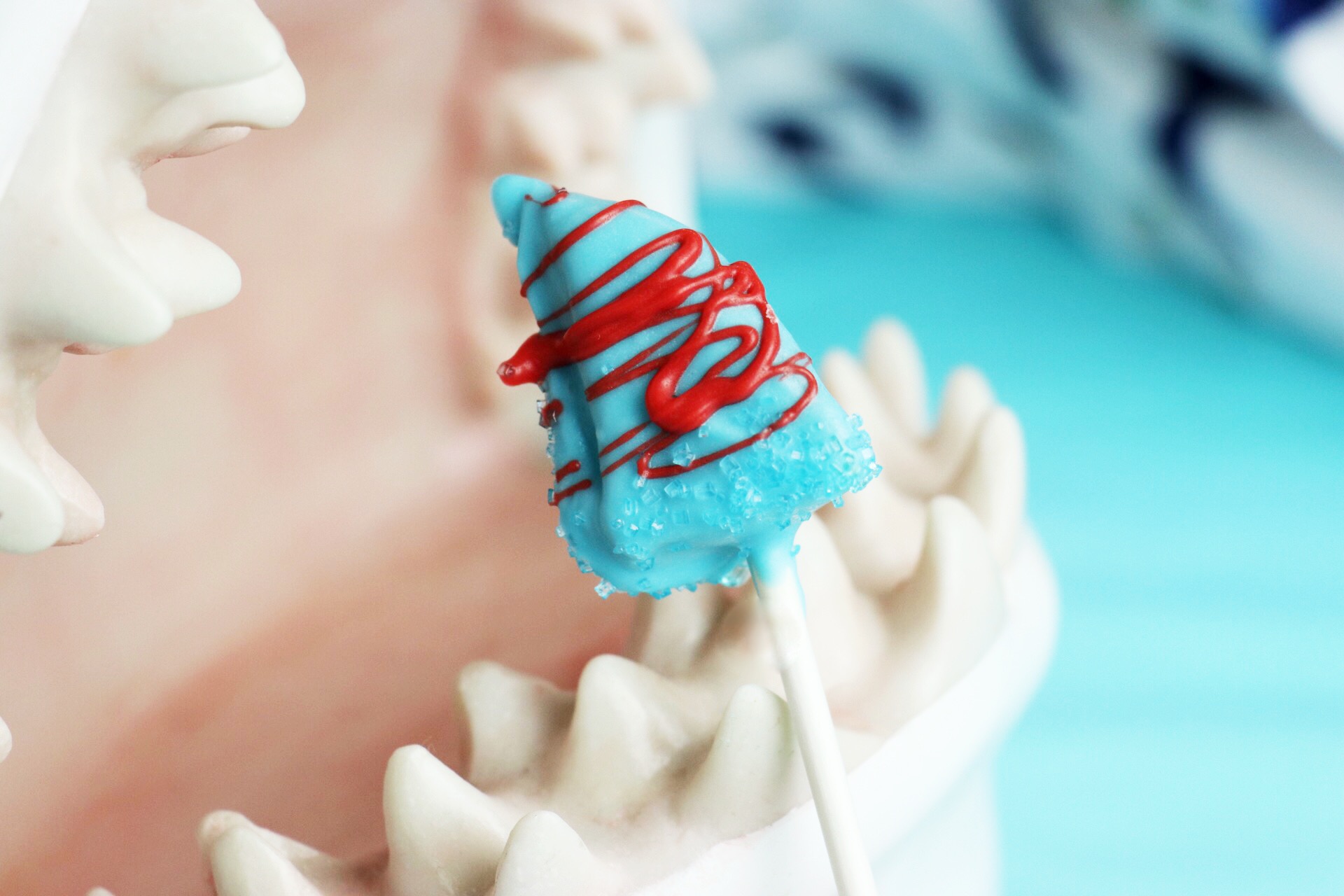 Dipped Apple Shark Fin Pops