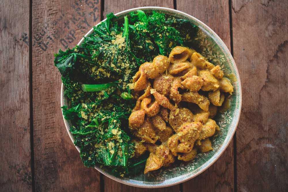 Reasons Why You Should Be Eating Nutritional Yeast Reasons Why You Should Be Eating Nutritional Yeast