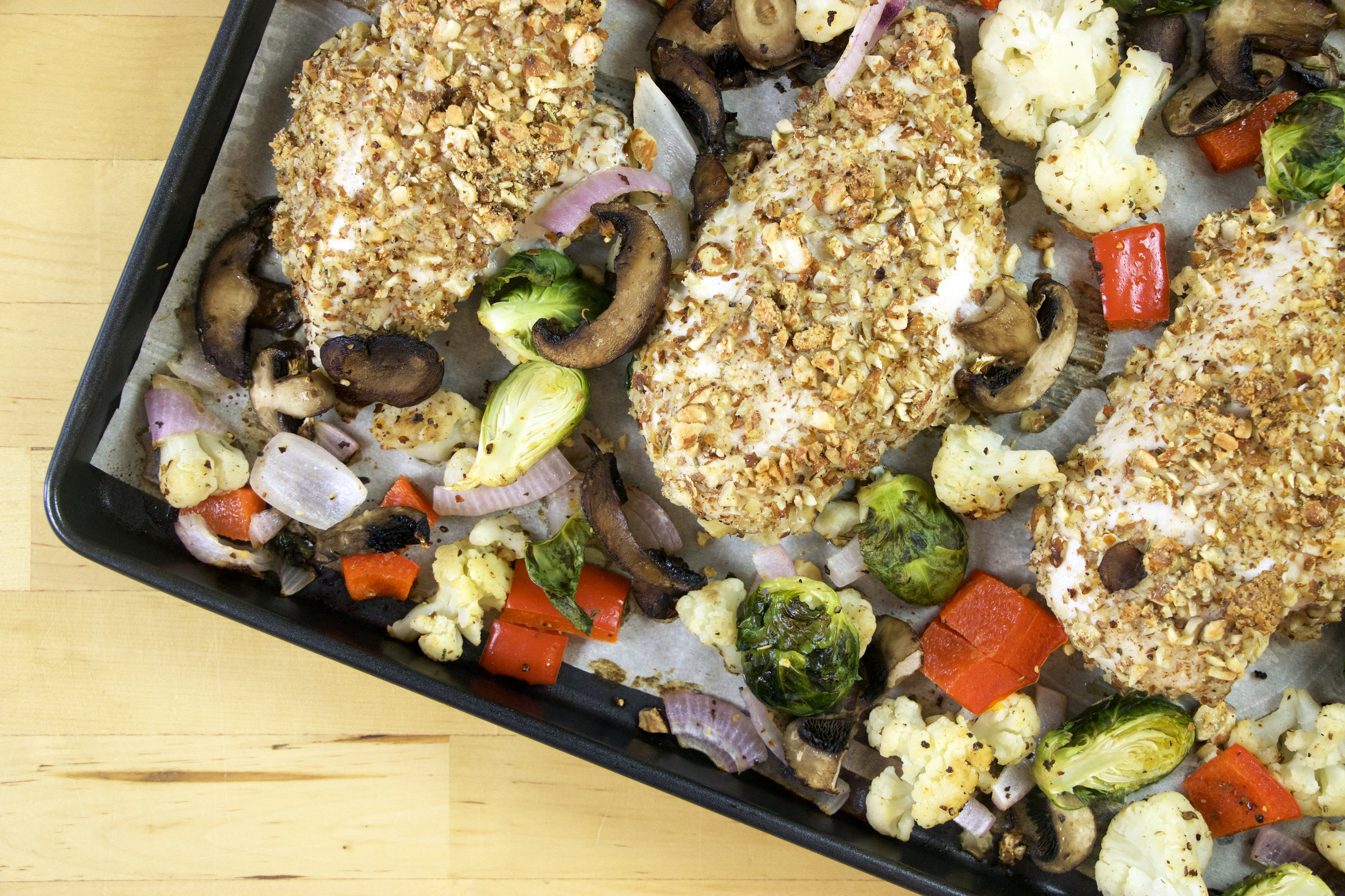 Low-Carb Keto Almond Crusted Chicken Dinner Low-Carb Keto Almond Crusted Chicken Dinner