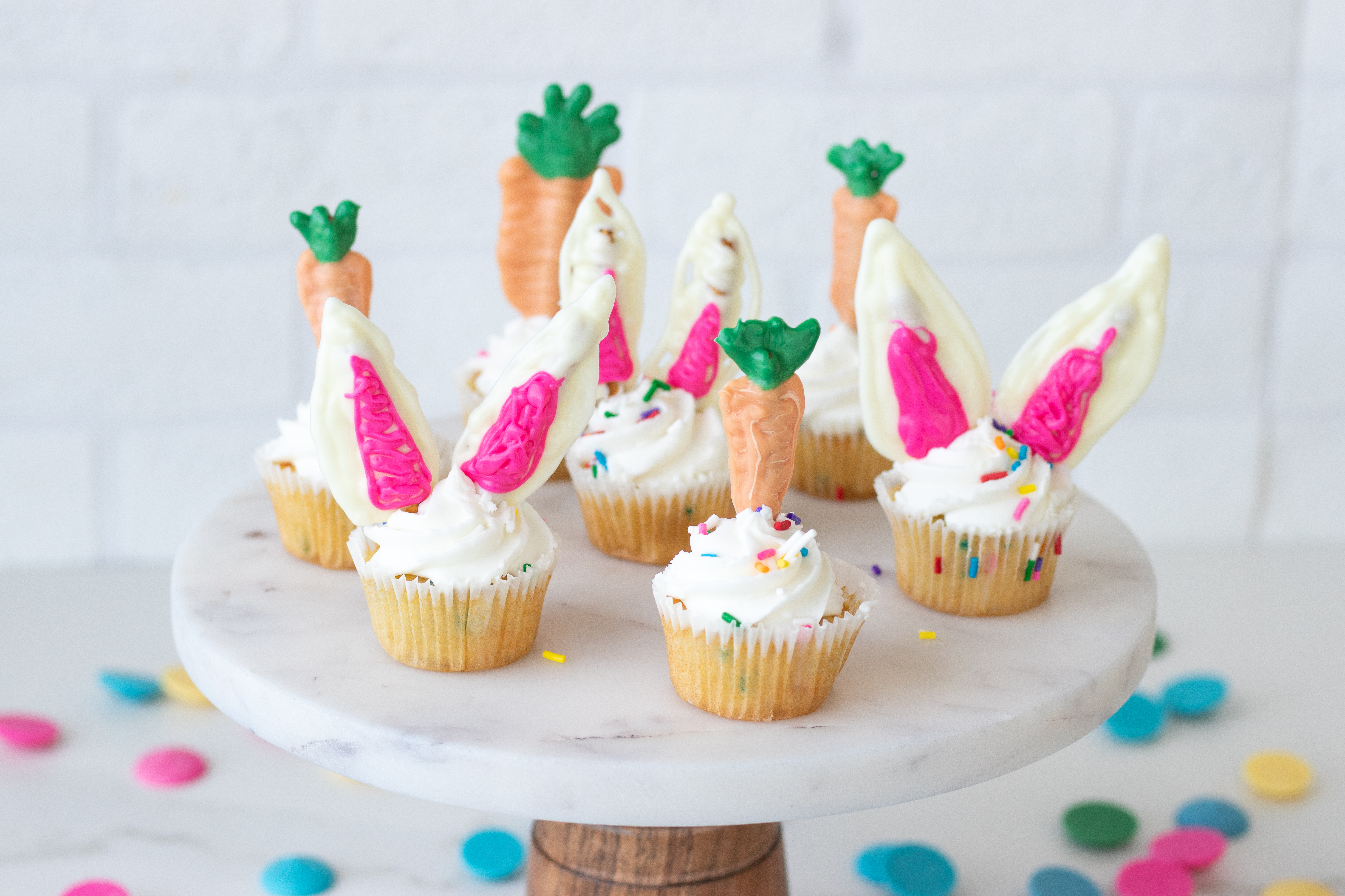 Simple & Easy Chocolate Pretzel Bunny Ears & Carrots Cupcake Toppers Simple & Easy Chocolate Pretzel Bunny Ears & Carrots Cupcake Toppers