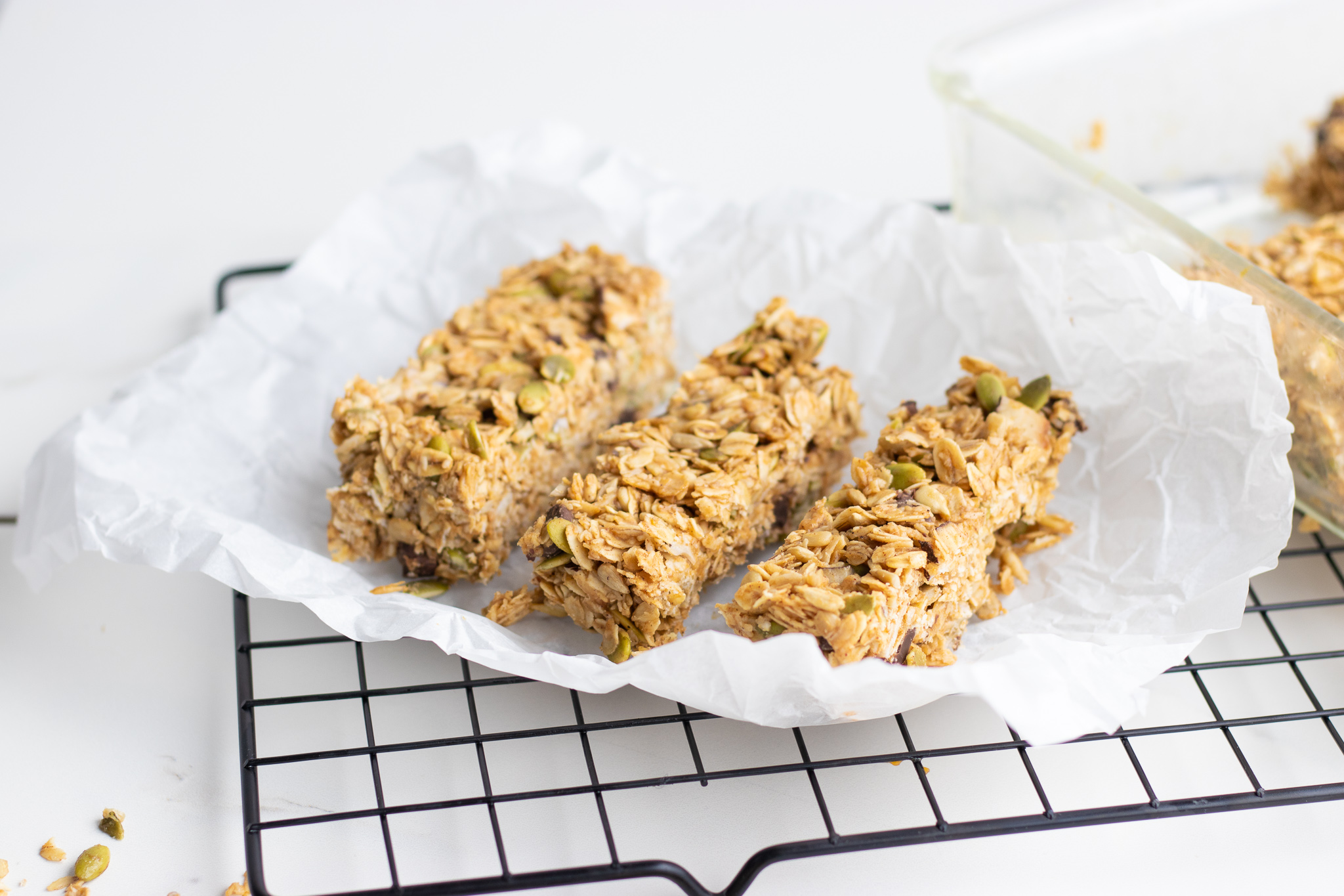 Easy Nut-Free No-Bake Chocolate Chip Granola Bars Easy Nut-Free No-Bake Chocolate Chip Granola Bars